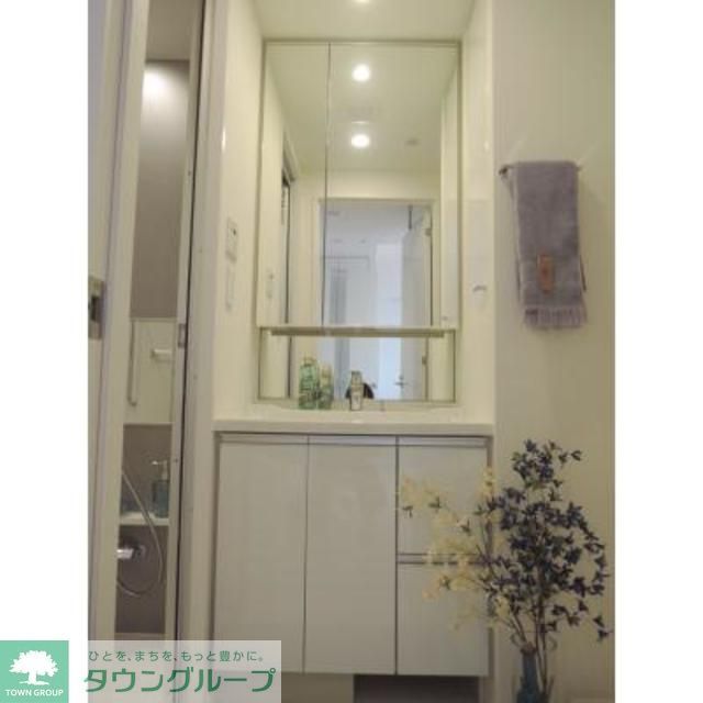 洗面設備　※写真は同タイプ住戸です。