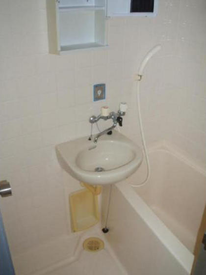 バス・シャワールーム　※別号室の写真です。