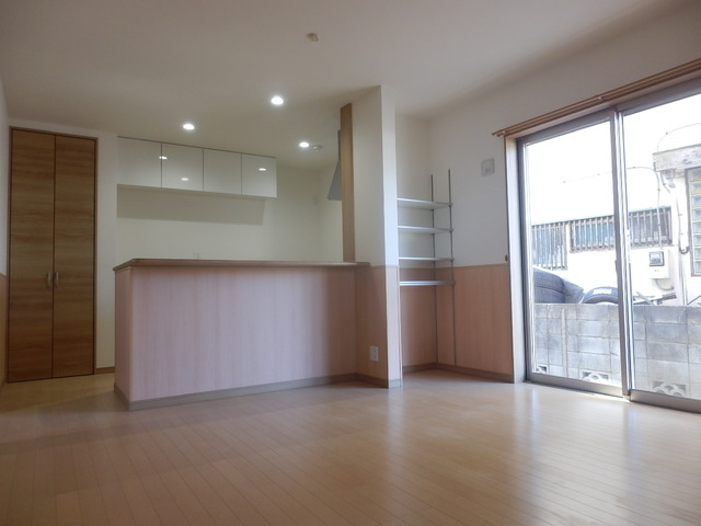 居室・リビング　※別号棟のお写真です。現状と異なります。