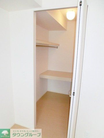 収納　ウォークインクローゼットで収納便利