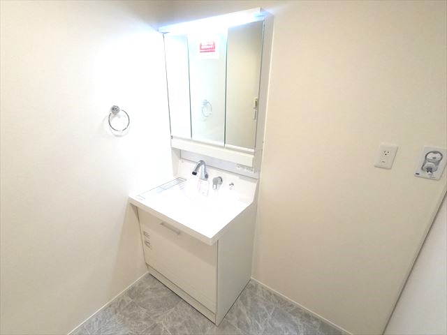 庭　独立洗面台