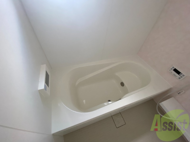 バス・シャワールーム　浴室は広めで、ゆったりできそうですよ～。