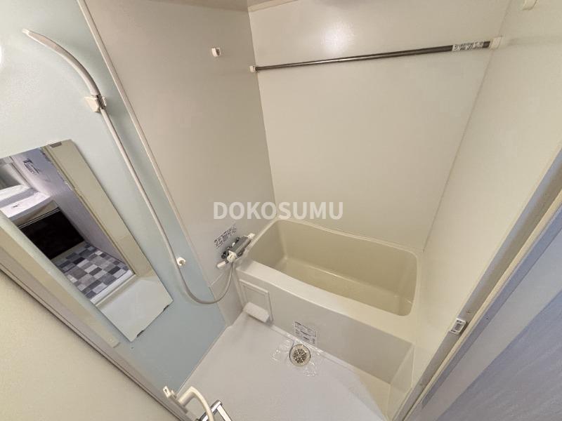 バス・シャワールーム　一日の疲れをやさしく癒やす、清潔感あふれるリラックスバス。