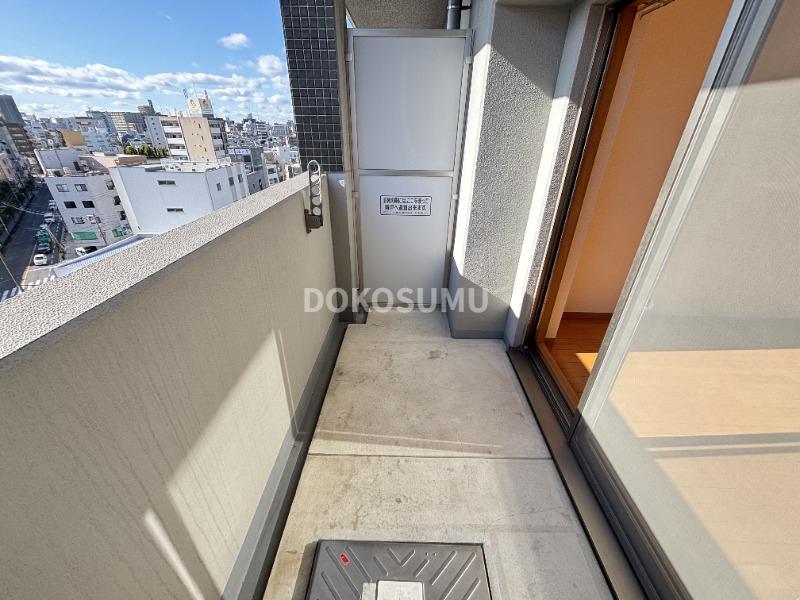 バルコニー　心地よい風と光を感じる、暮らしの楽しみが広がる場所。