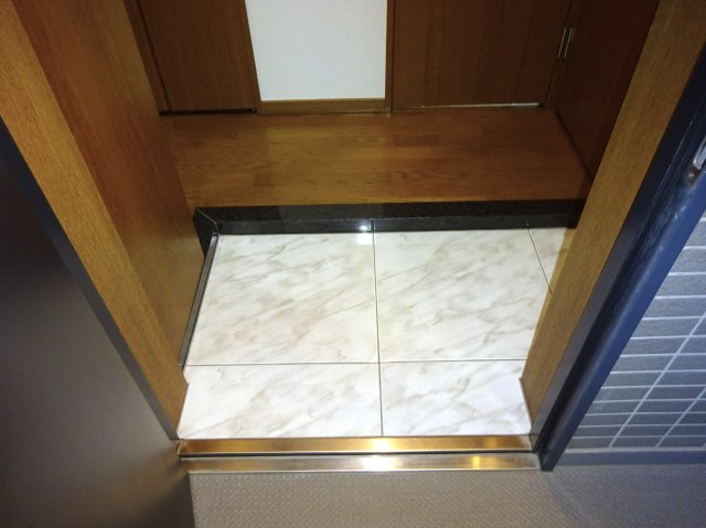 玄関　収納もある玄関です