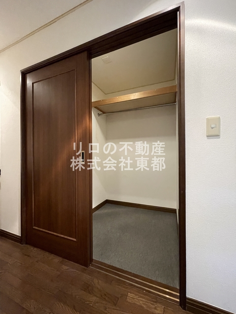 収納　奥行のあるウォークインクローゼットならお荷物多い方でも安心☆