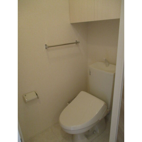 トイレ　温水洗浄便座