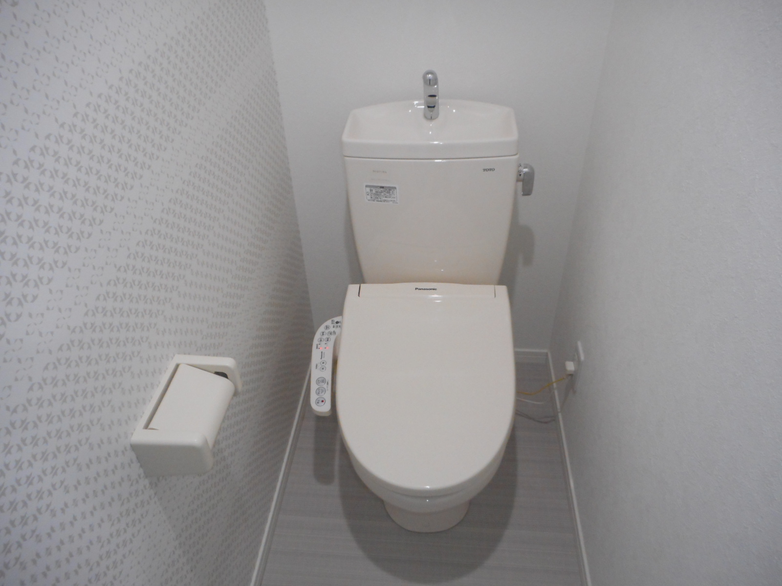 トイレ　同タイプモデル写真