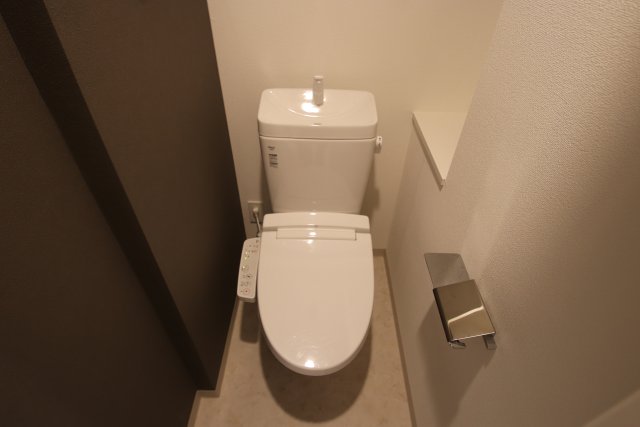 トイレ　※別号室の参考写真、現況優先※