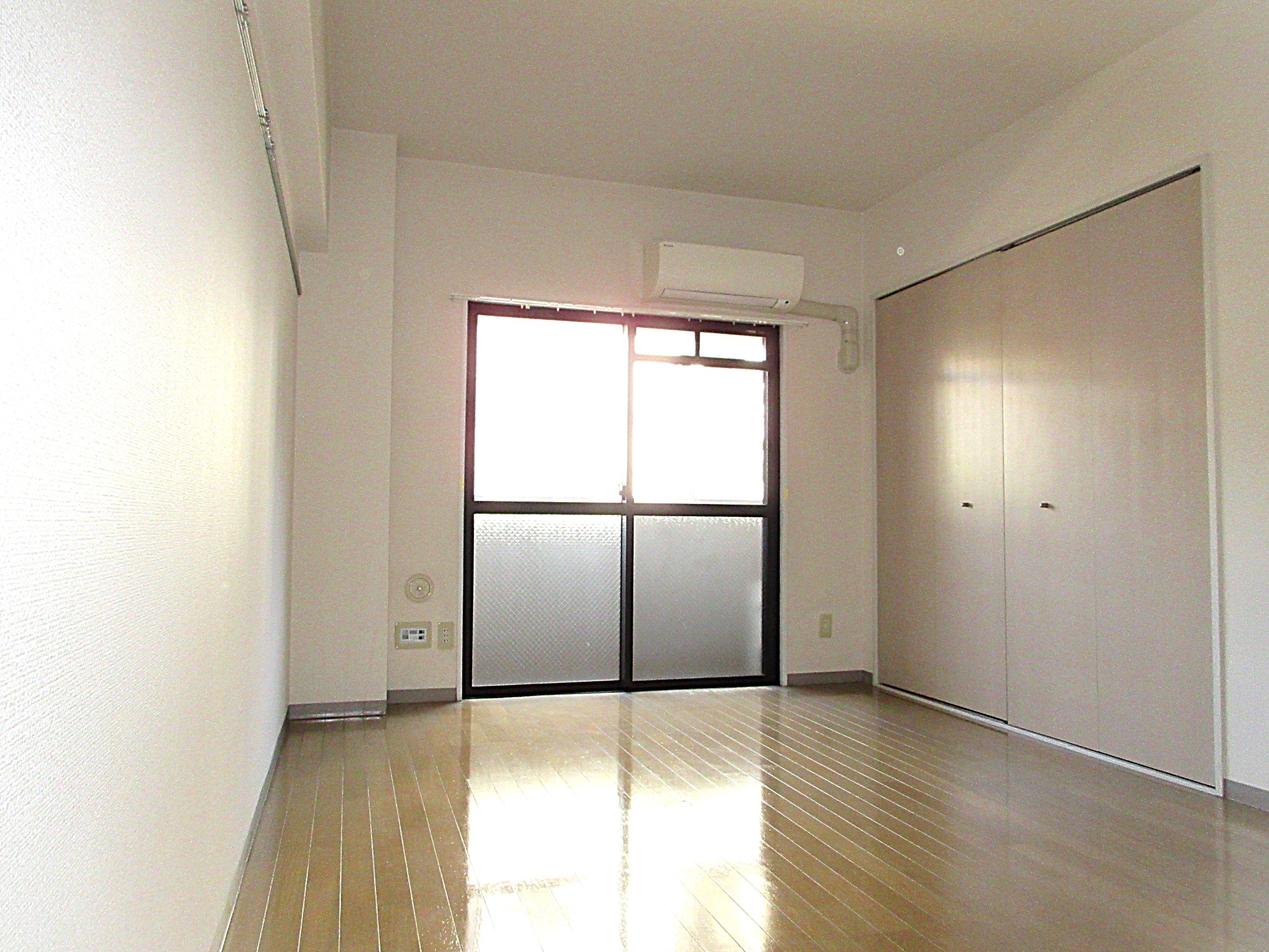 居室・リビング　※別のお部屋です。現状を優先させていただきます。