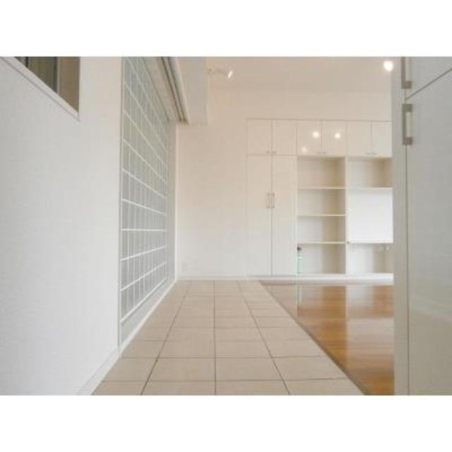 玄関　※写真は同タイプ住戸です。