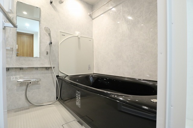 バス・シャワールーム　追焚・浴室乾燥機付き