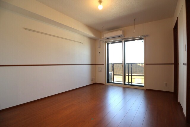 居室・リビング　１２．７帖のリビング