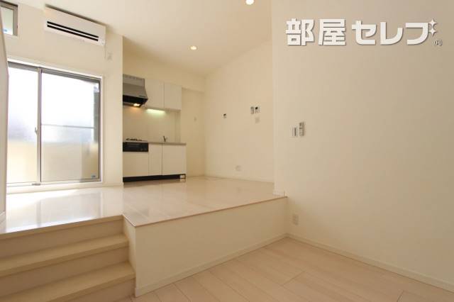 居室・リビング　※１０３号室の写真です