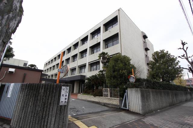 中学校　東海中学校（中学校）まで888m