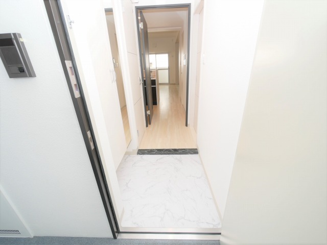 玄関　セレーナコンフォルト天神橋　玄関スペース