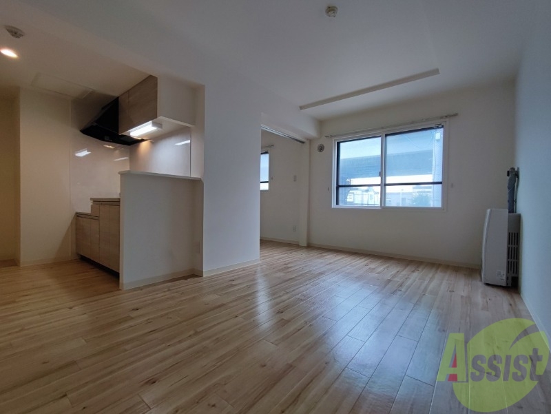 居室・リビング　広くてキレイなお部屋が広がっていて、充実した生活が送れそう。