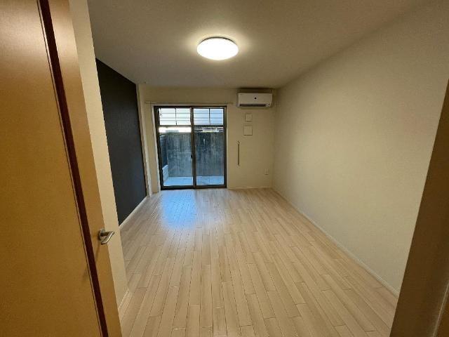 居室・リビング　室内