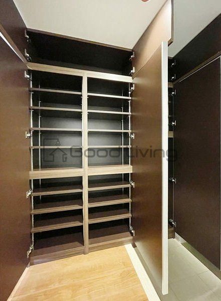 玄関　たくさんの靴のコレクションご覧あれ♪