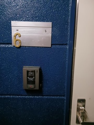 玄関　モニター付きインターフォン