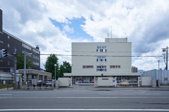 中学校　札幌市立向陵中学校（中学校）まで936m