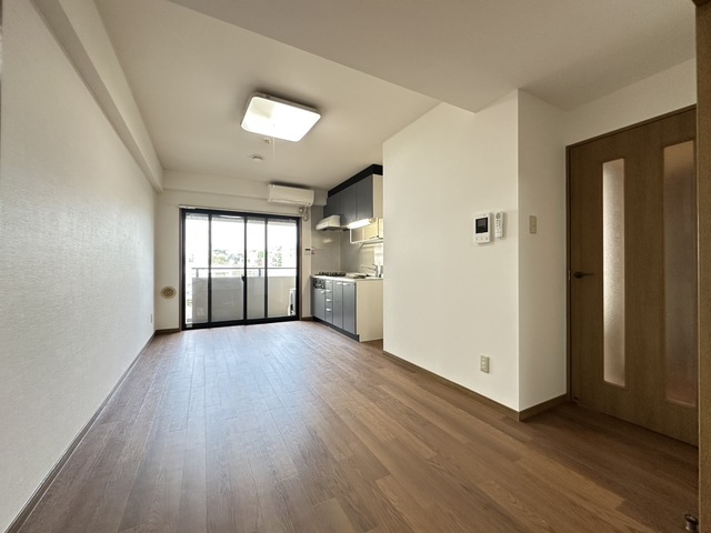 居室・リビング　別部屋参考写真です