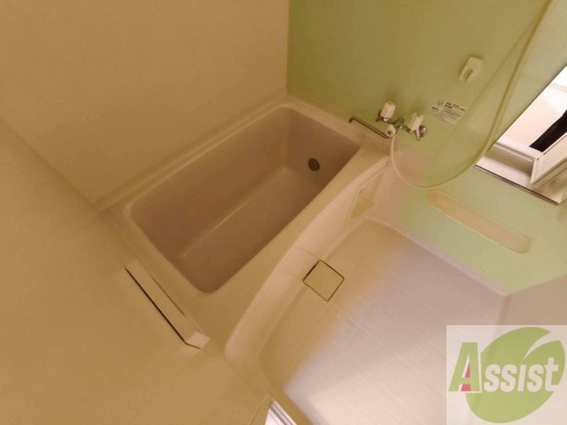 バス・シャワールーム　お風呂になります。一日の疲れを癒してくださいね。