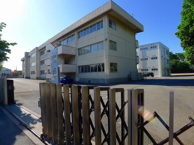 小学校　太田市立休泊小学校（小学校）まで1200m