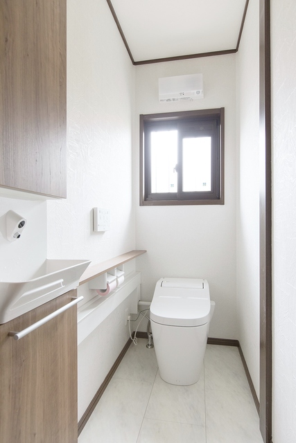 トイレ　実物ではありません。参考写真です。