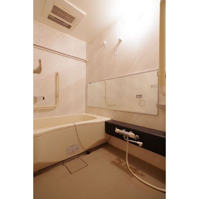 バス・シャワールーム　※同マンション別部屋参考写真