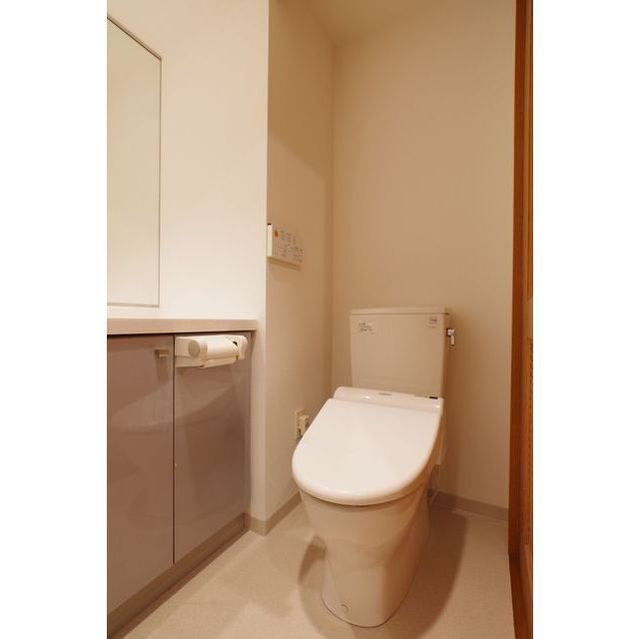 トイレ　※同マンション別部屋参考写真