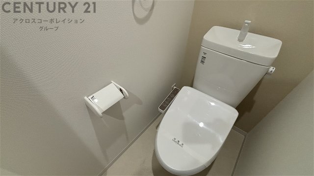 トイレ　温水洗浄便座機能付きのトイレです♪