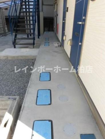 エントランス　落ち着いたエントランスです