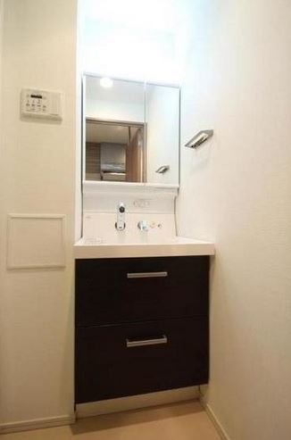 洗面設備　★シャワー付き独立洗面台★