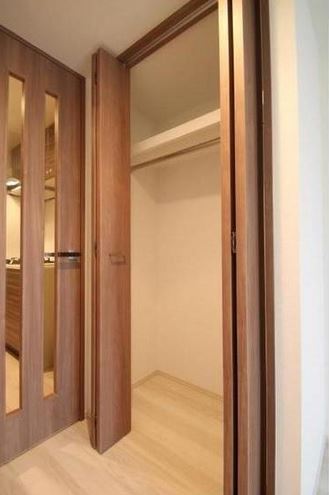 収納　★ハンガーラック付き、上部収納も有り★