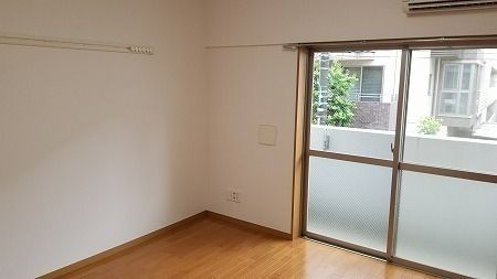 居室・リビング　☆明るい洋室☆