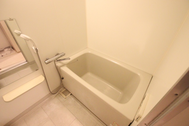 バス・シャワールーム　※別室の参考写真の為、現況優先です。