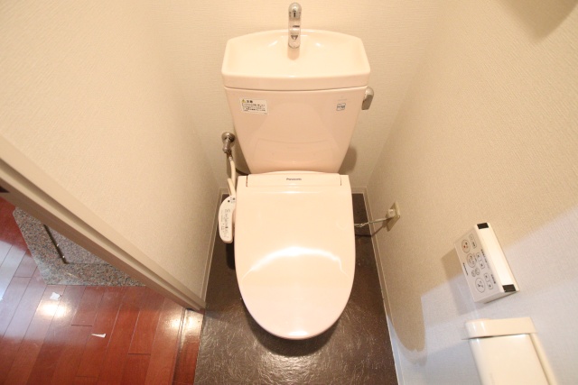 トイレ　※別室の参考写真の為、現況優先です。