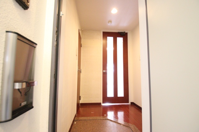 玄関　※別室の参考写真の為、現況優先です。