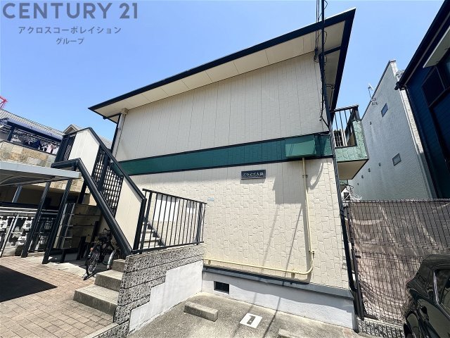 建物外観　敷地内に駐車場あります！