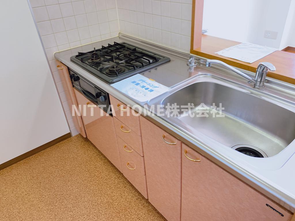 キッチン　３口ガスコンロ付きのカウンターキッチン★