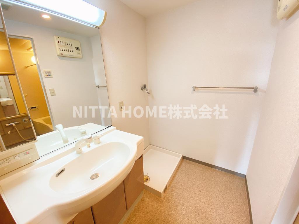 洗面設備　広々とした独立洗面台も嬉しいです♪