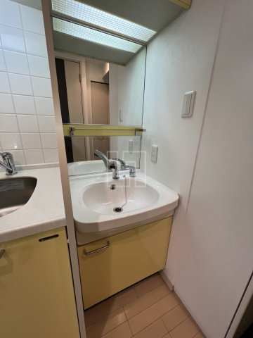 洗面設備　プレサンス難波リバーオアシス　独立洗面台