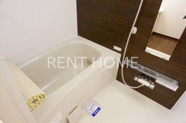 バス・シャワールーム　バスルームです。（追い焚き付）