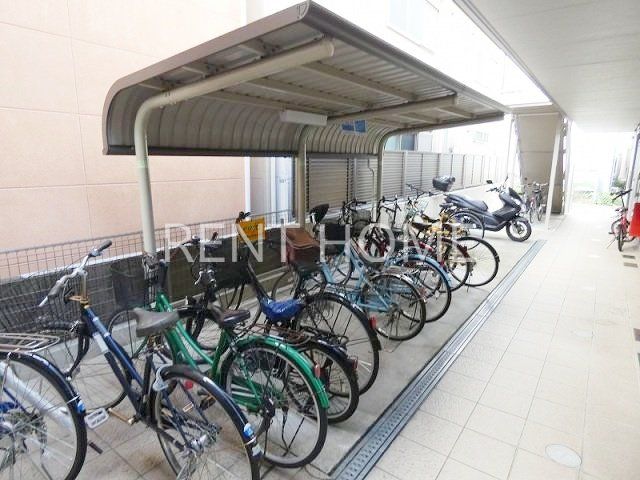 その他共有部分　屋根付の駐輪場です。