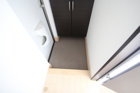 玄関　※別部屋の写真です