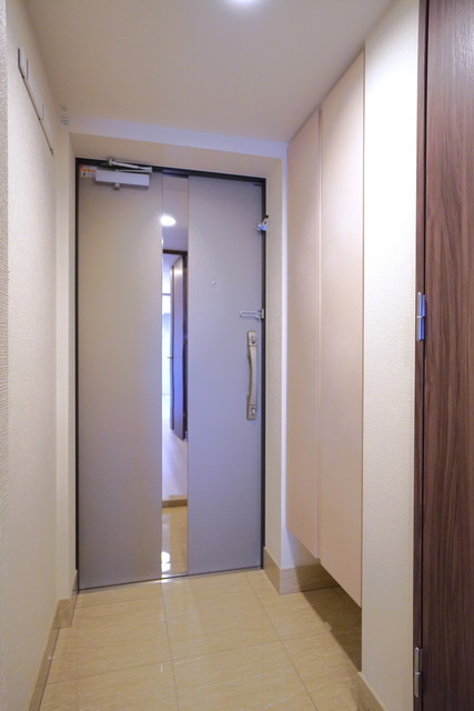 玄関　※写真は同タイプ住戸です。