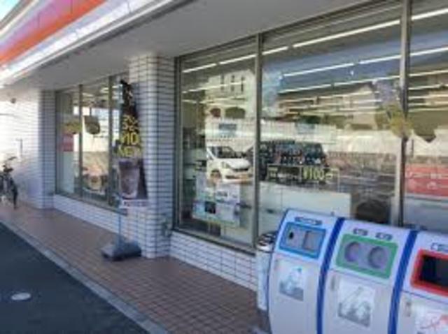 コンビニ　ローソン豊中上野東店（コンビニ）まで817m