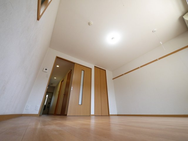 居室・リビング　明るい洋室です。