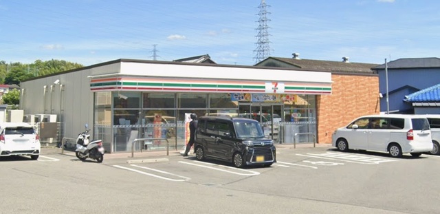 コンビニ　セブンイレブン和泉室堂町店（コンビニ）まで572m